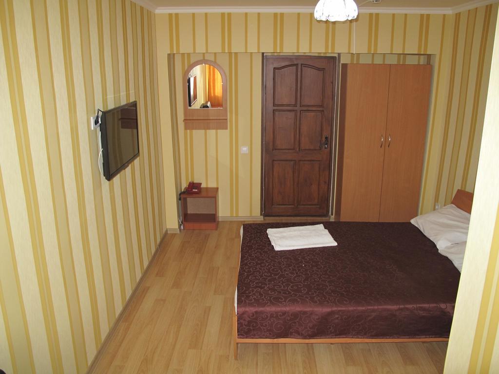 Economy Hotel Zhyger Астана Екстер'єр фото