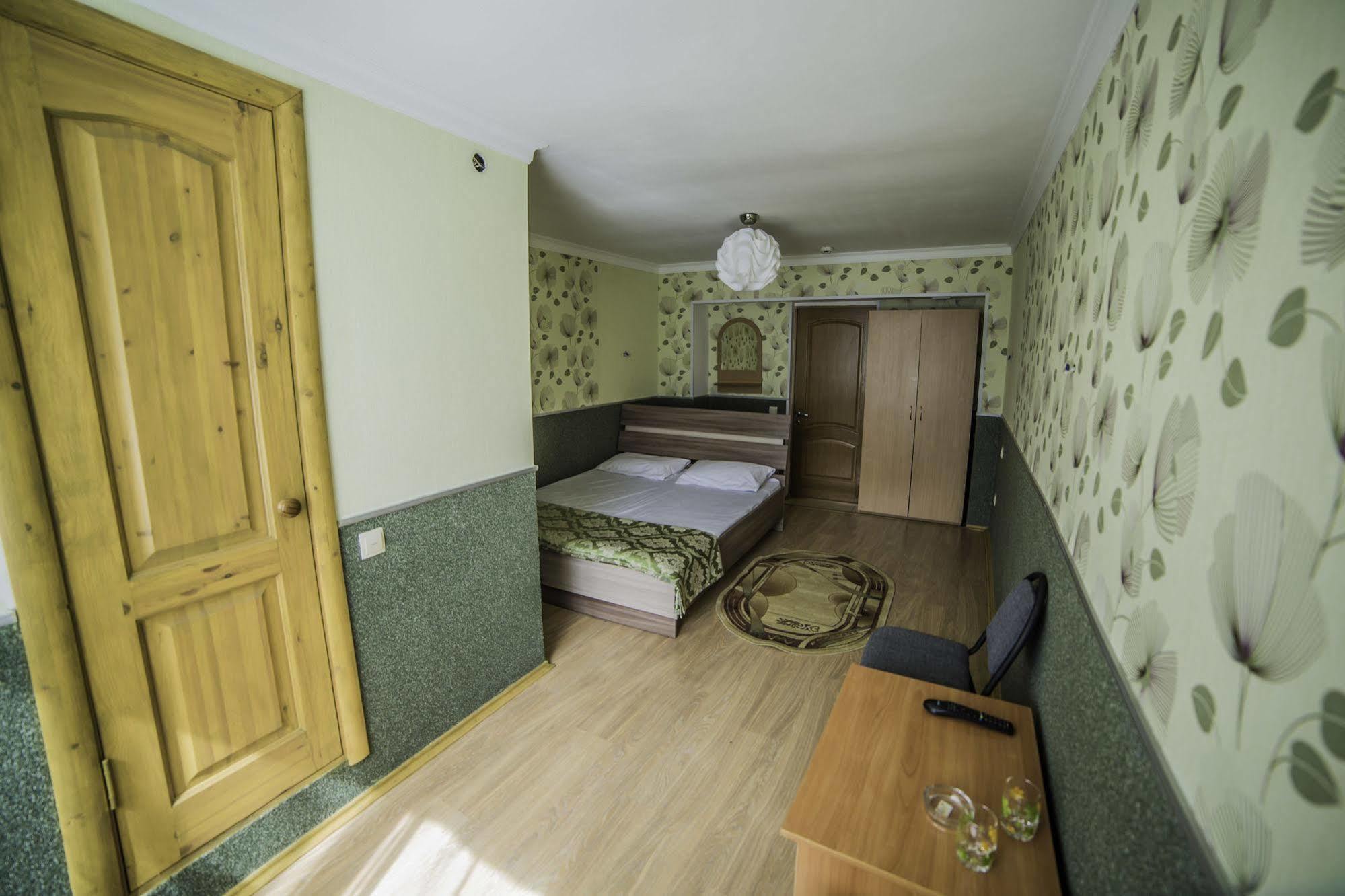 Economy Hotel Zhyger Астана Екстер'єр фото
