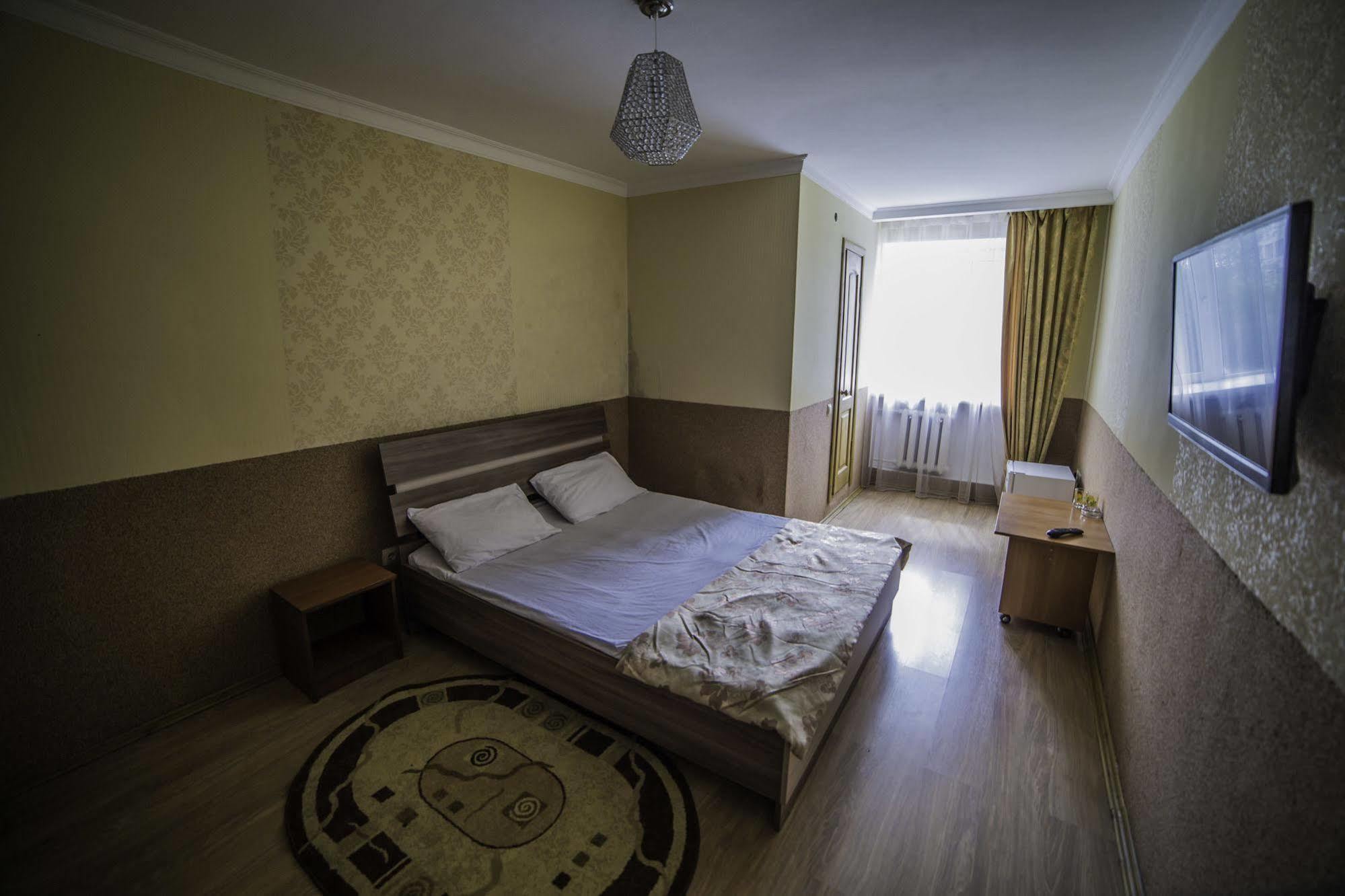 Economy Hotel Zhyger Астана Екстер'єр фото