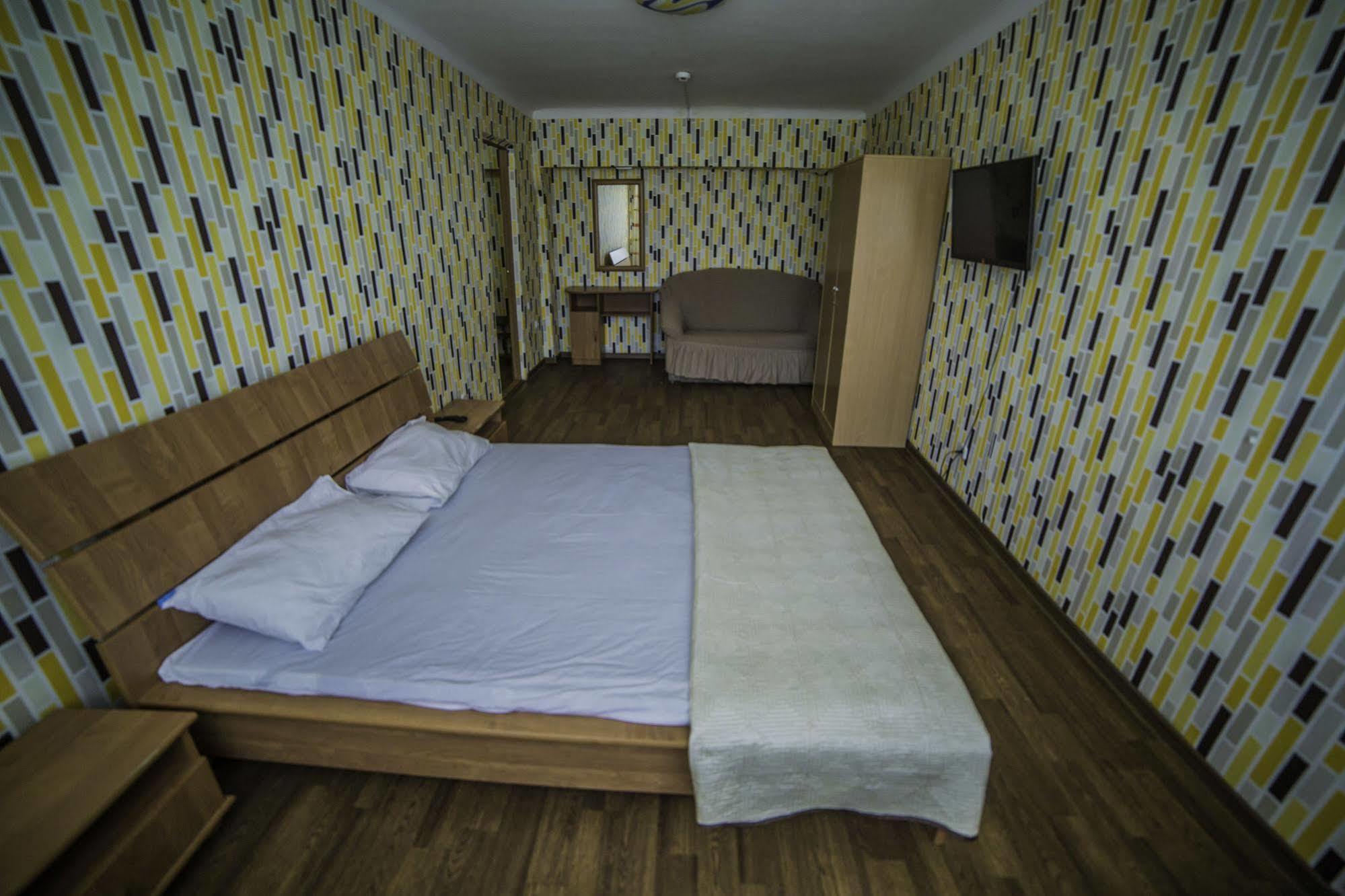 Economy Hotel Zhyger Астана Екстер'єр фото